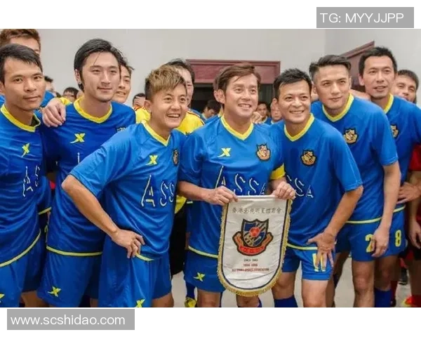 足球明星青春岁月珍藏图集展现他们的年轻风采与激情瞬间 足球明星青春岁月珍藏图集展现他们的年轻风采与激情瞬间